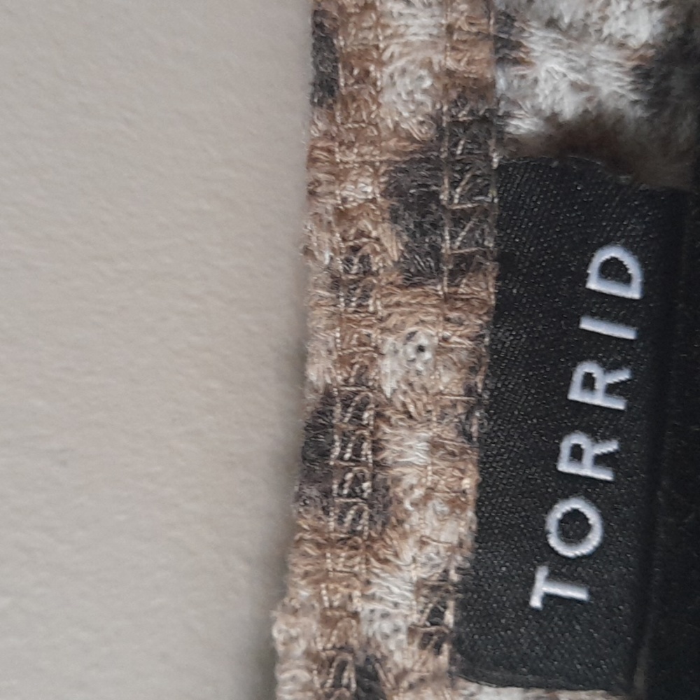 Torrid Top - Picture 2 of 5